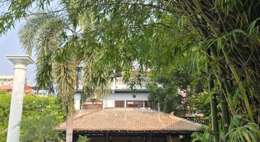 Club Denovo Hotell Butwal Exteriör bild