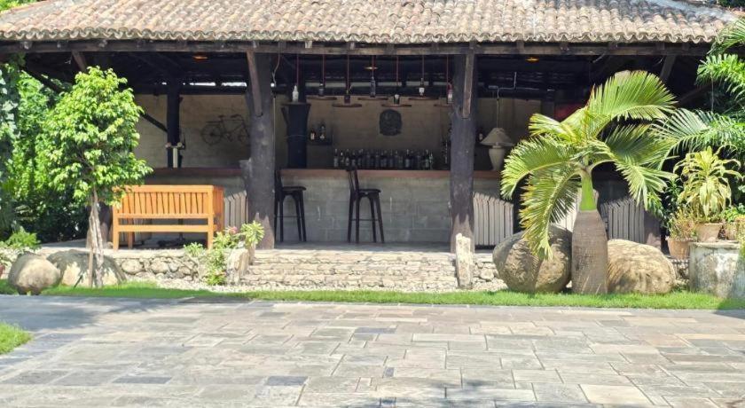 Club Denovo Hotell Butwal Exteriör bild