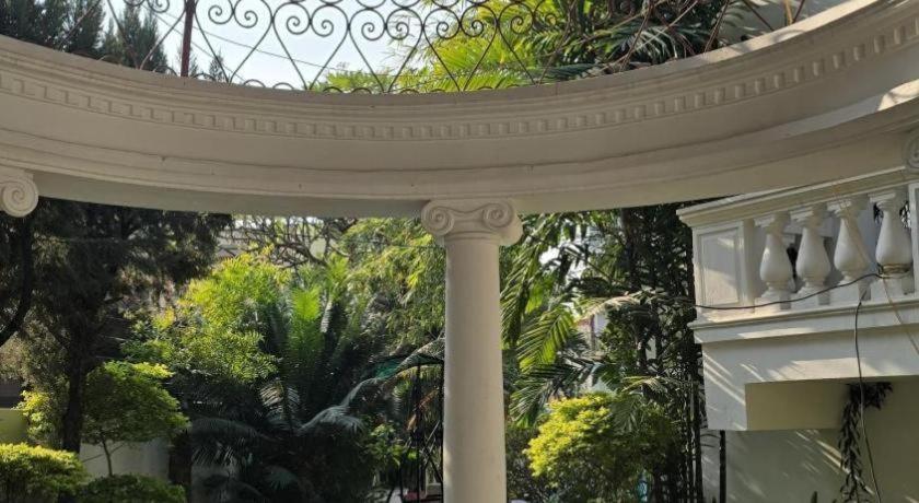 Club Denovo Hotell Butwal Exteriör bild