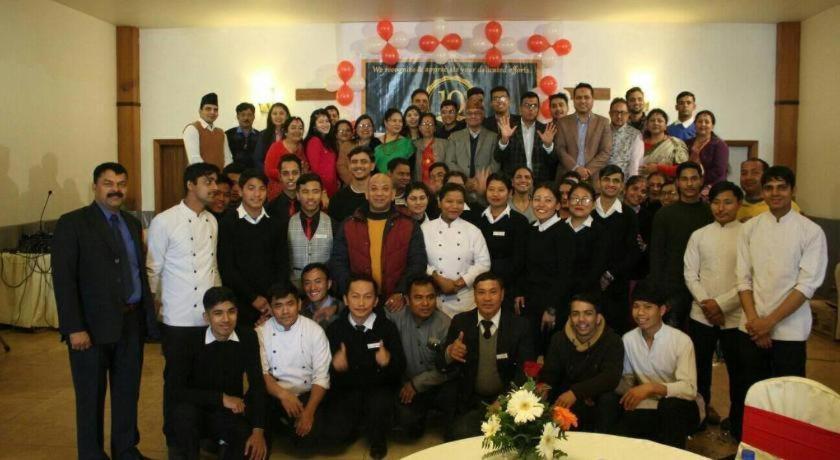 Club Denovo Hotell Butwal Exteriör bild